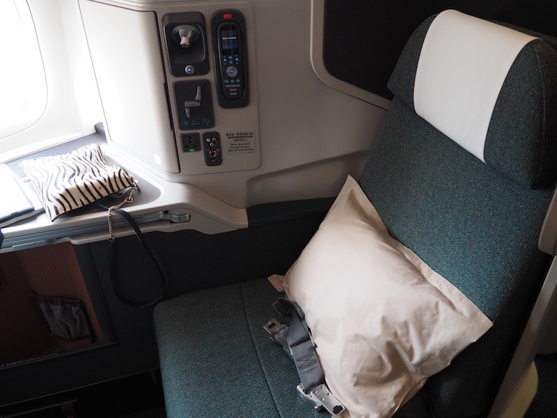 Flight Review: Cathay Pacific Business Class - Hong Kong to London