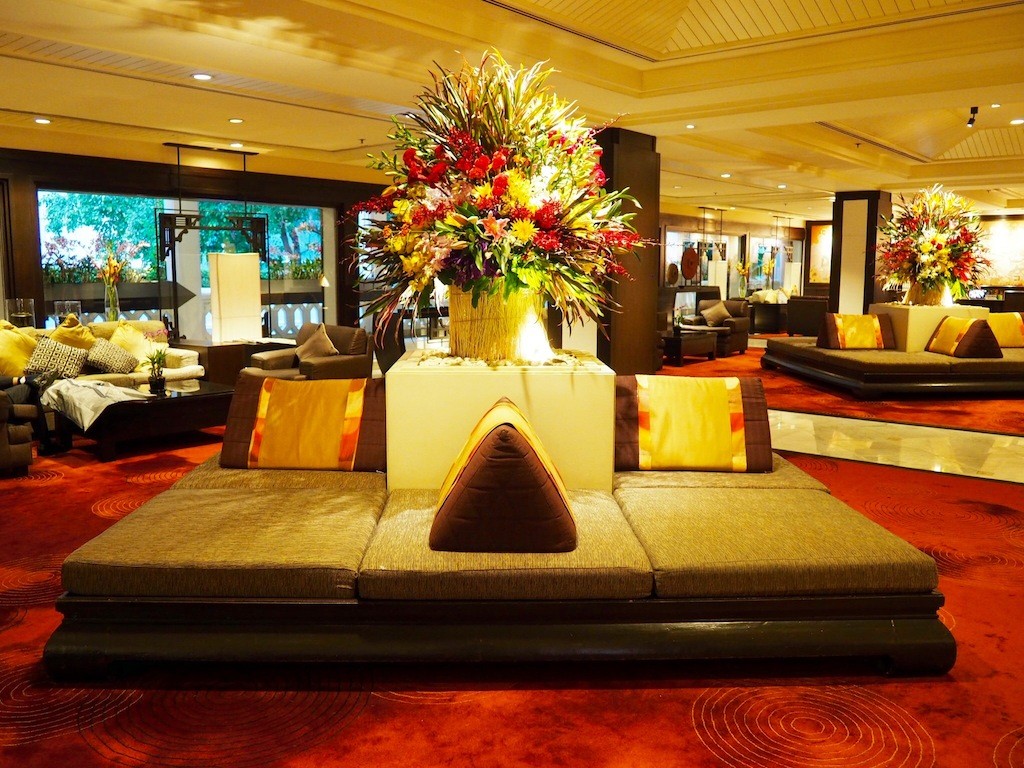 The inviting hotel lobby