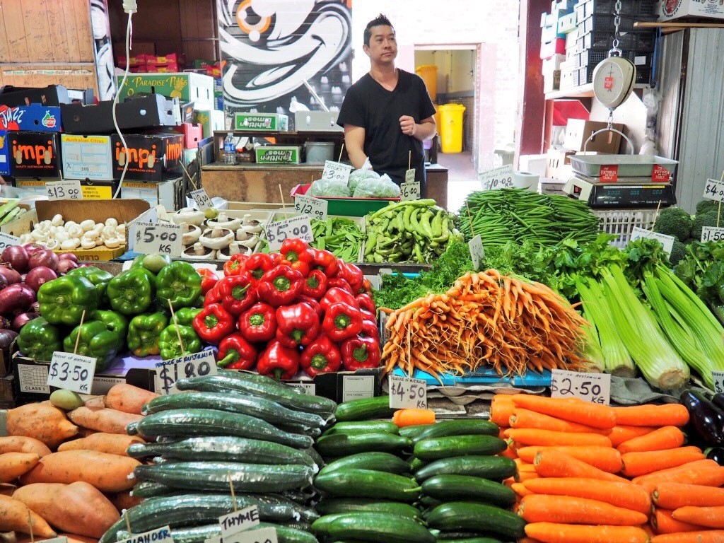 I loved how the veg here co-ordinated with the street art - very Melbourne!