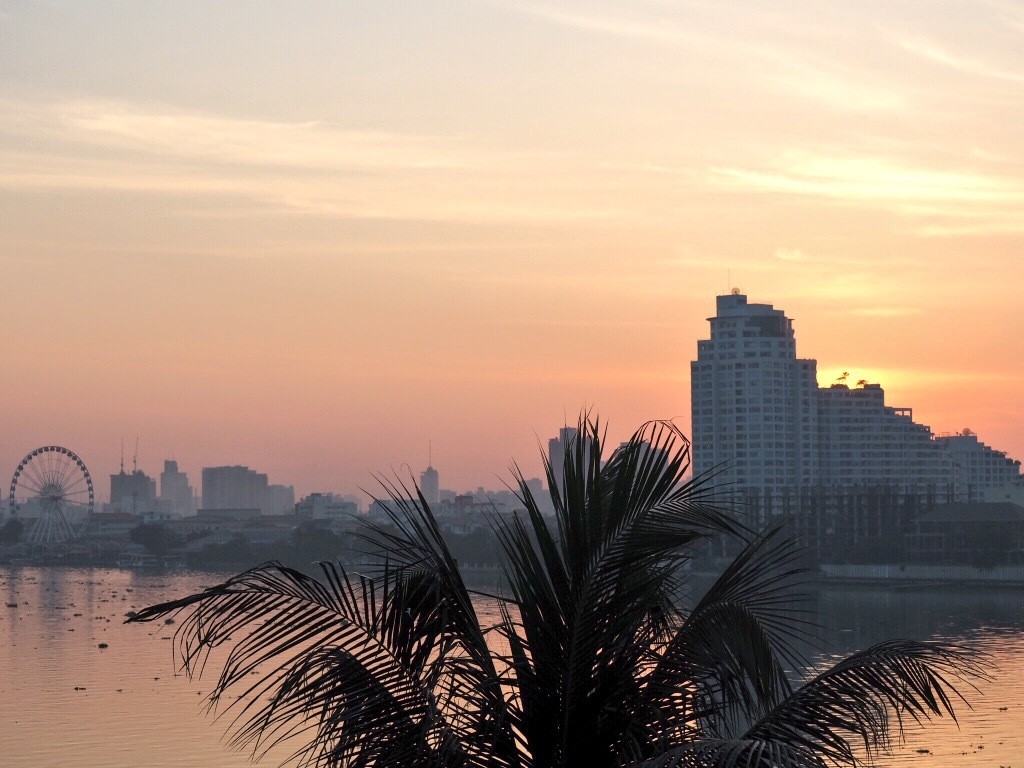 Jet lag has its advantages - sunrise views from Anantara Riverside Bangkok Resort