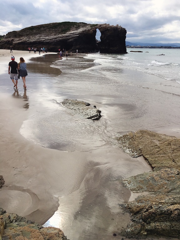 A giant doorway to the ocean at Cathedrals Beach