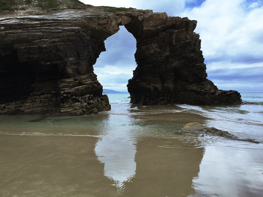 The famous arches of Cathedrals Beach remind me of Cathedral Cove in New Zealand