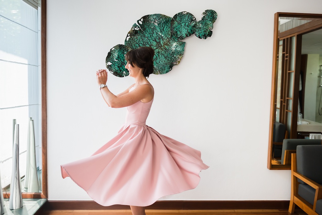 Girl Tweets World wedding in Thailand. Photo credit: Darin Images