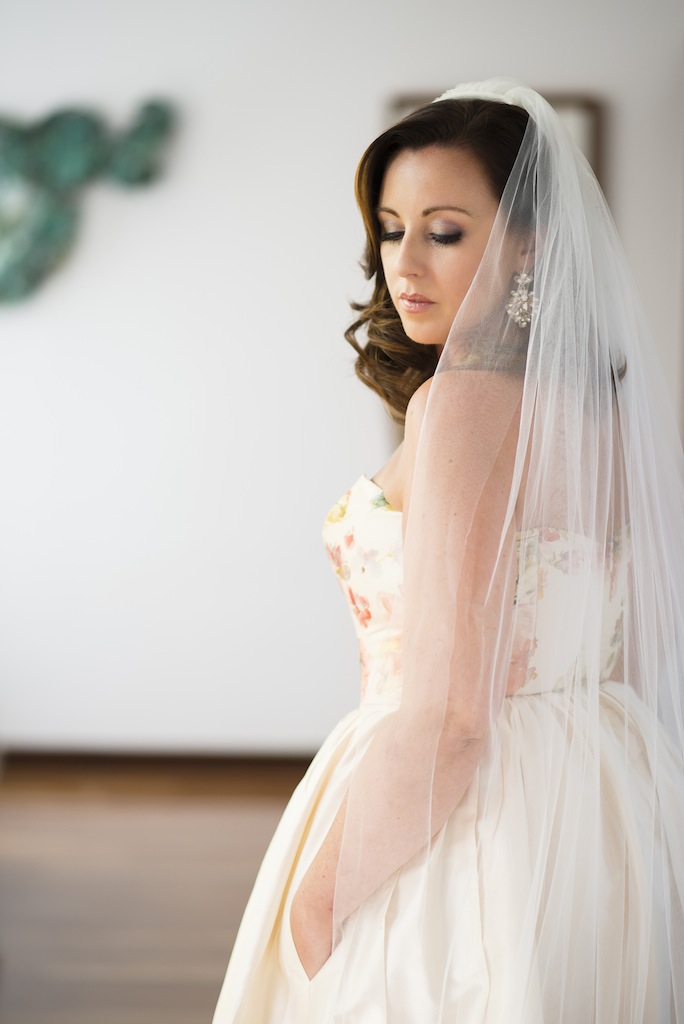 Girl Tweets World wedding in Thailand. Photo credit: Darin Images