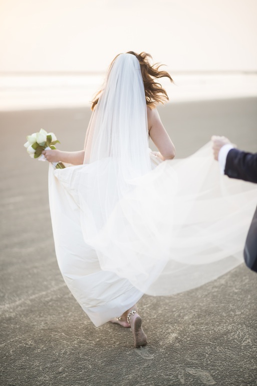 Girl Tweets World wedding in Thailand. Photos by Darin Images