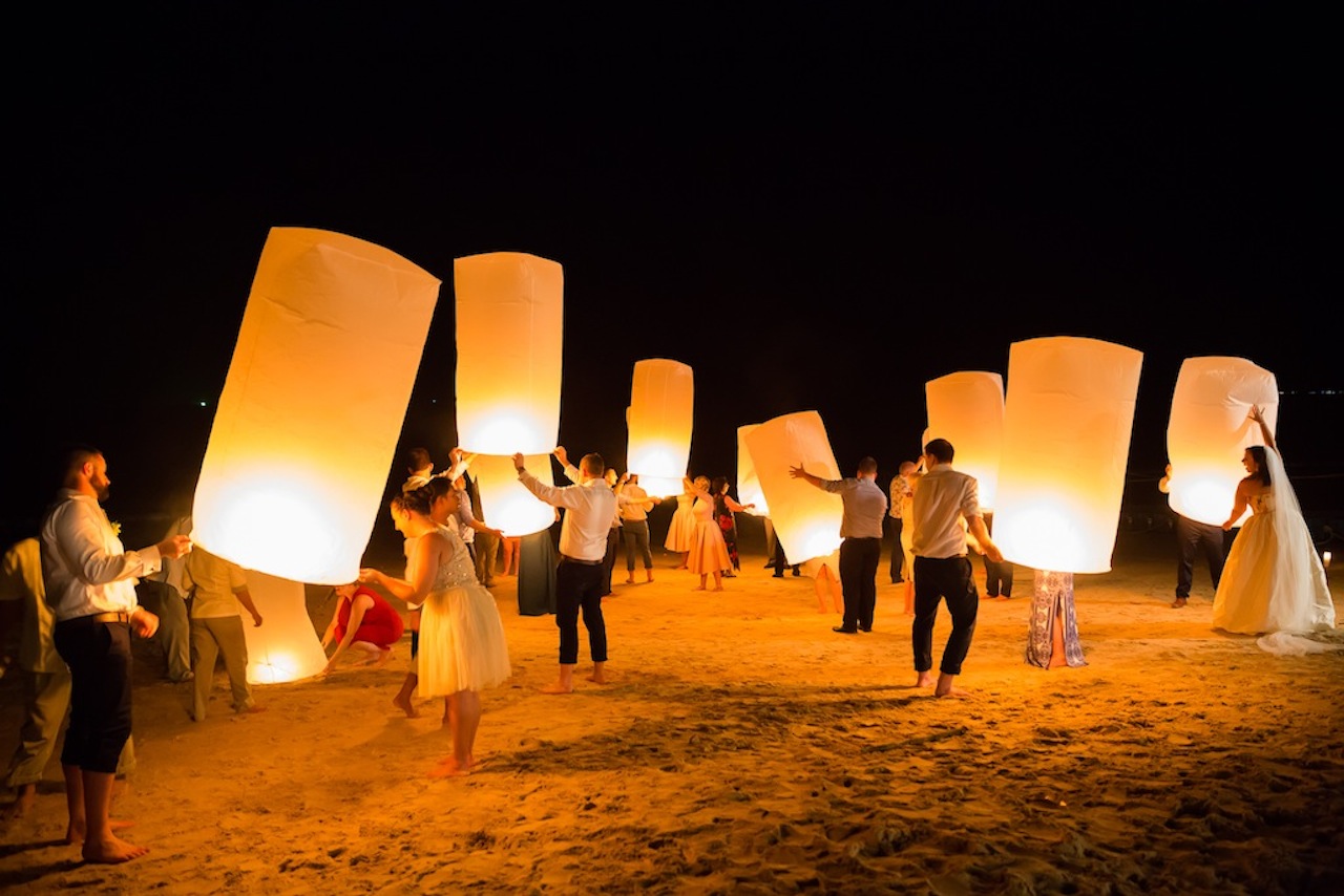 Girl Tweets World wedding in Thailand. Photos by Darin Images