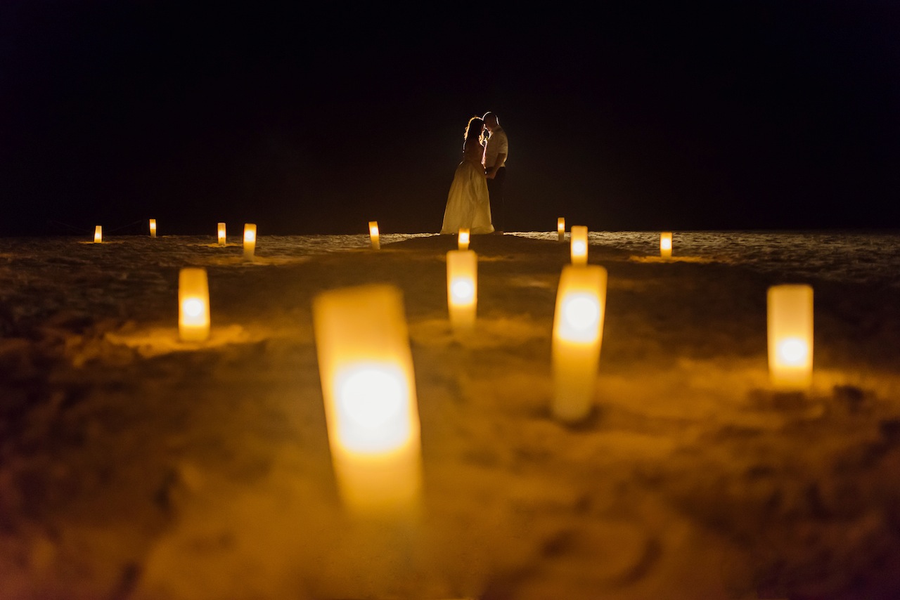 Girl Tweets World wedding in Thailand. Photos by Darin Images