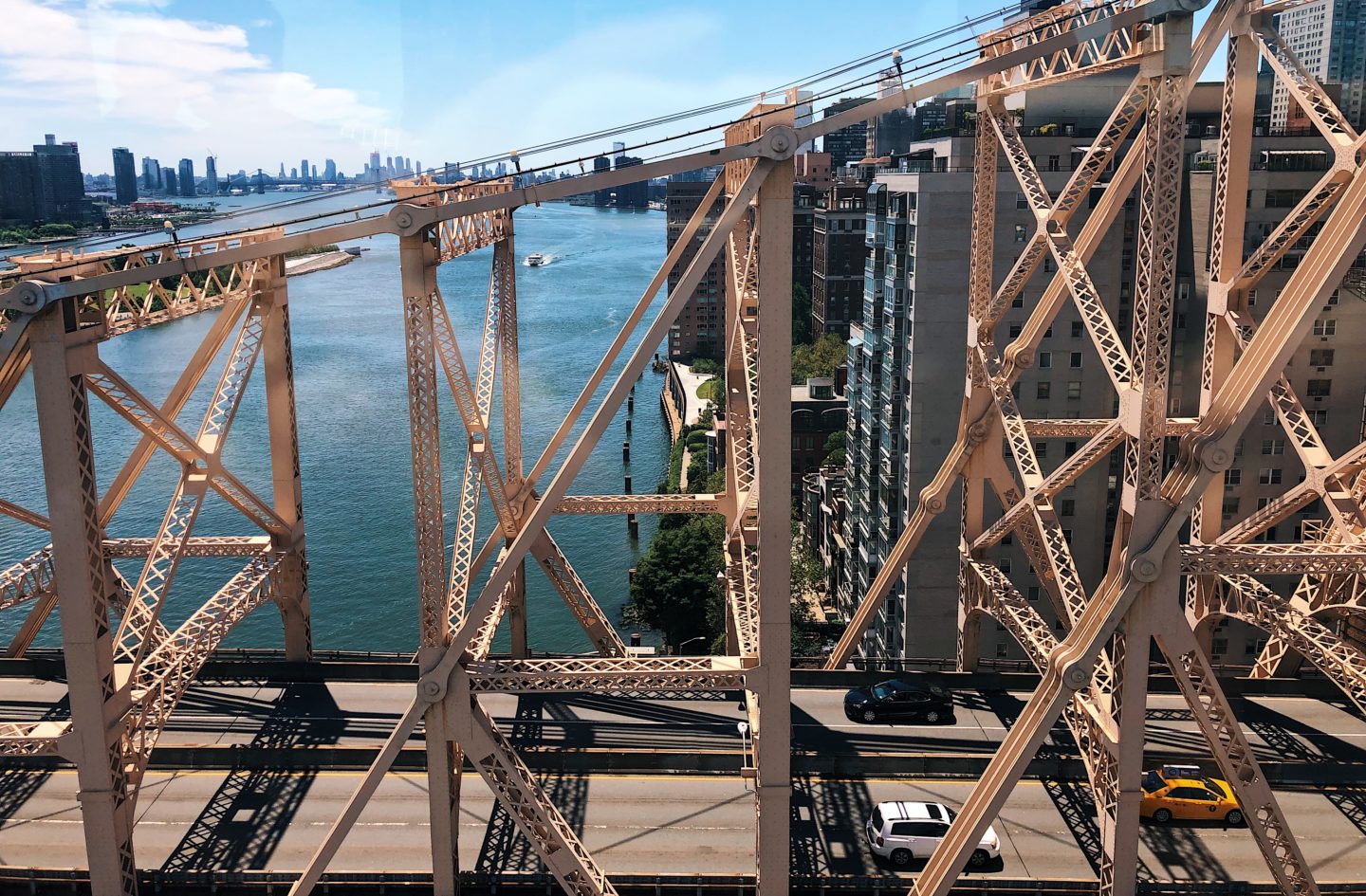 Roosevelt Island aerial tram way