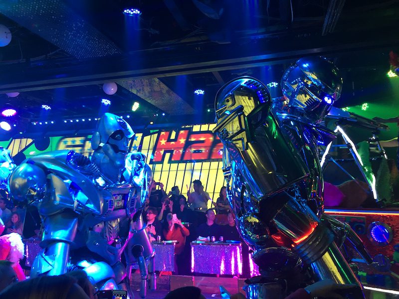 robot restaurant tokyo